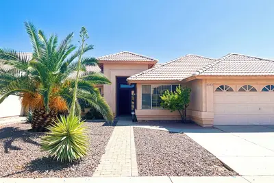 Image de Cozy, stylish and conveniently located home