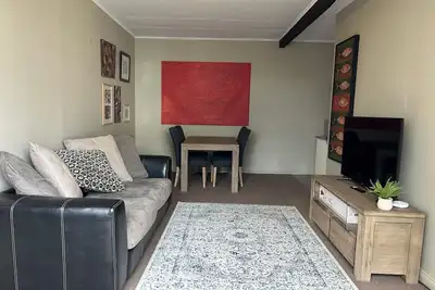 Image de Location The Beach House Studio - Unique Seafront Affordable and Pets Negotiable