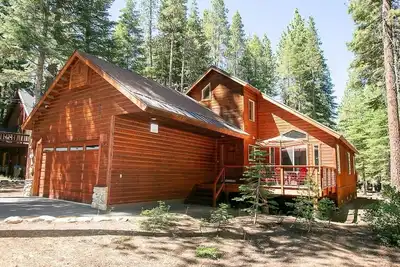 Image de Tahoe Donner Cabin Level Driveway Sleeps 8