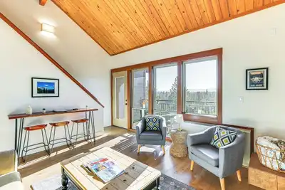 Image de Hike, Ski & Golf: Bend Condo at Seventh Mtn Resort