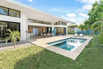 Image de New Luxury Villa in the heart of Tamarindo 10 min walk from the beach!
