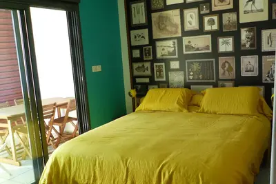 Image de Beau T2 en front de mer de Saint Pierre dans un immeuble idéalement situé.