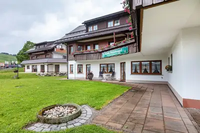 Image de Appartement de vacances 'Type C, 75 m²' avec vue sur la montagne, terrasse privée et Wi-Fi