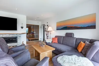 Image de Appartement de vacances 'Type C1, 110 m²' avec vue sur la montagne, terrasse privée et Wi-Fi