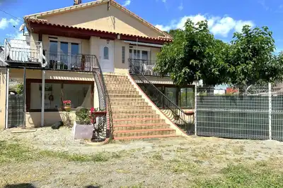 Image de appartement 1 er etagea 4 kilometres de beziers avec parking securise