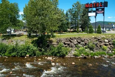 Image de Motel Des Cascades : Chambre Double avec 2 Lits Doubles