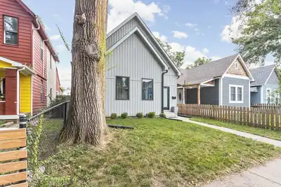 Entire Home in Fountain Square
