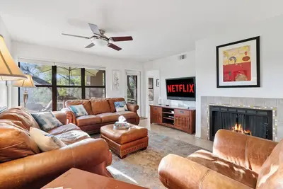 Image de Lux Corner 2br Escape w/ Golf Views & Heated Pool