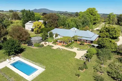 Image de Stunning Country Getaway  - Pool + Tennis Court