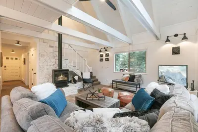Image de Donner Gem by Tahoe Getaways - 3br w Hot Tub, Hoa & Pet Friendly