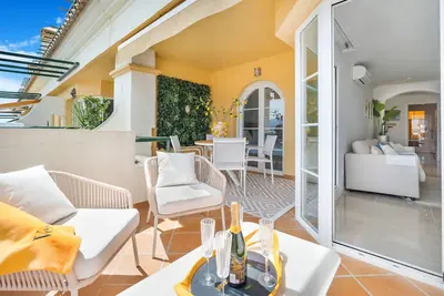Image de Amazing apartment with sea view in Puerto Banus