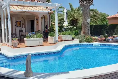 Image de Belle maison indépendante, avec piscine