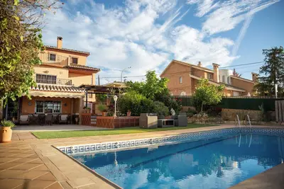 Image de Spacious house with pool