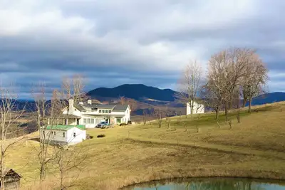 Image de Breathtaking views! Luxuriously appointed. Deeply relaxing.