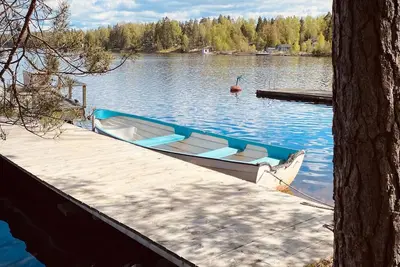 Image de Unique accommodation by the lake, private beach, secluded location, only 35 min from Stockholm