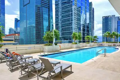 Image de Top Brickell Stay w/ Pool & Chic Amenities