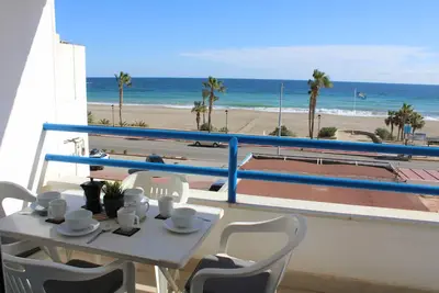 Image de 2 Bedroom 1 Bathroom Sea Front