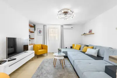 Image de Charming City-Center Apartment Just Steps from the Sea and Local Attractions in Novigrad