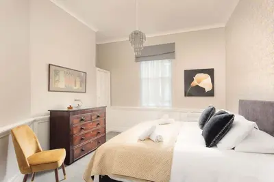 Image de St James Apartment - Central Location
