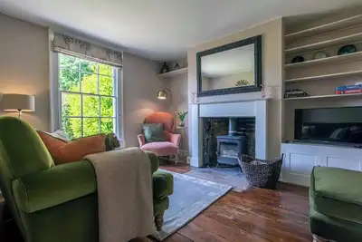Image de Charming Georgian Cottage - New!