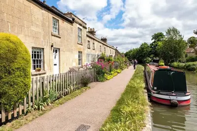 Image de Fabulous canal side home walking distance to Bath