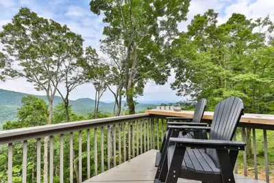 Image de New in Big Canoe- Golf, Lake & Mountain Views!