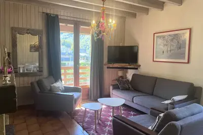 Image de Maison spacieuse avec parking et balcon à Cauterets