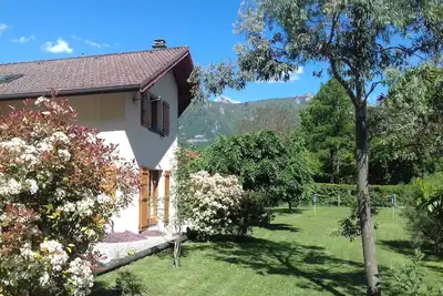 Image de Maison au calme à 5mn du lac d'Annecy! Grand jardin avec terrain de badminton.
