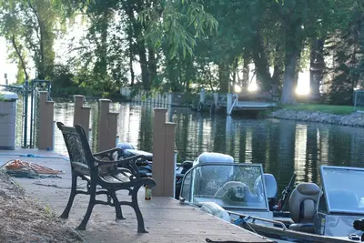 Image de Nfl Draft: Dream Waterfront Retreat Awaits