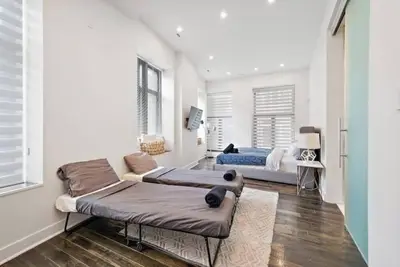 Image de \"Le St-Cyr\" Luxury Lounge Loft In Old Montreal