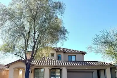 Image de Stylish & Spacious Retreat Near Surprise Stadium - Room to Spread Out!