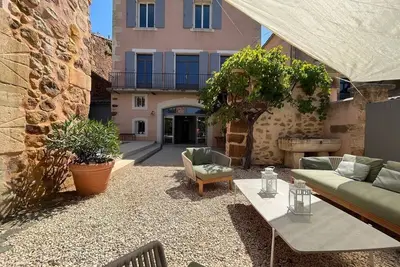 Image de Spacious 5-bedroom house with Ac, WiFi in welcoming Cruzy