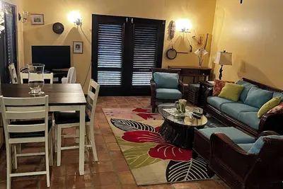 Image de Classic Comfortable Caribe style villa with an expansive porch and pool.