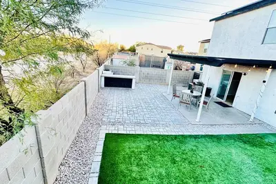 Image de Tucson two story 4br  2. 5ba house close to airport & major attractions Sleeps 8