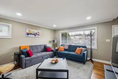 Image de New! Uline Hospitality (4-Bedroom Home)