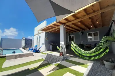 Image de Modern 3-bedroom villa with private pool, great alarm system, WiFi, hot water!