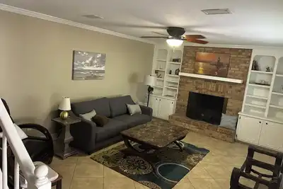 Image de Very private Charming 3-bedroom townhome with Ac, WiFi in Tallahassee.