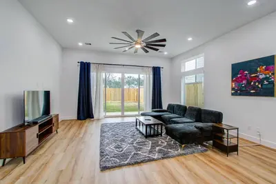 Image de Stylish Gem Minutes from Med Center & Downtown!