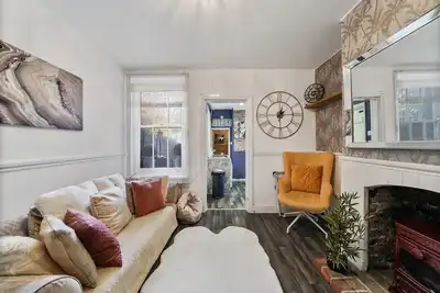 Image de The City Centre Super Large Retreat with Parking & Hot Tub