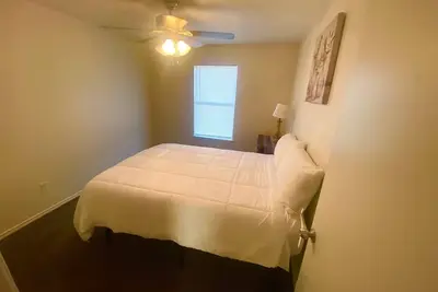 Image de Charming 2 Bedroom 1 Bath apartment with Ac/Heat, WiFi and all the amenities