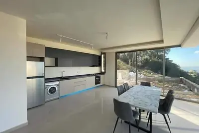 Image de Stylish 3-Bdr Apt with Terrace