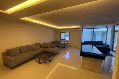 Image de Sleek Retreat 2-Story Loft