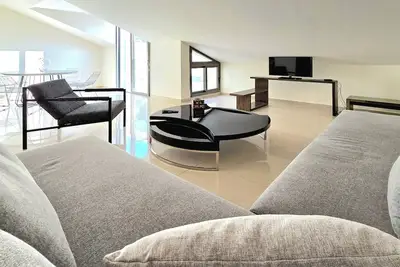 Image de Charming 1-bedroom apartment with pool, WiFi, Ac, in nice, calm area in Tabarja