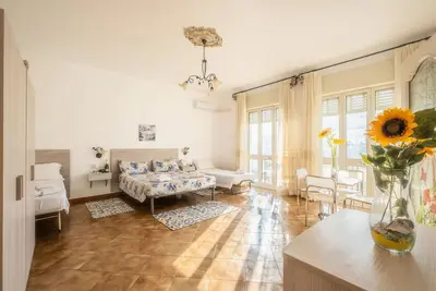 Image de Maison de vacances 'Abissi Luxury Room Controvento' avec vue sur la mer, Wi-Fi et climatisation