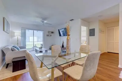 Image de Cozy Tropical Home