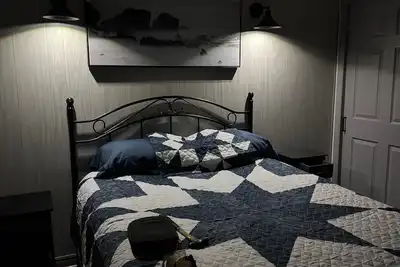 Image de #2 Miller Suites -Cozy Comfort - 2bdrm 1. 5 bath. For work or play.