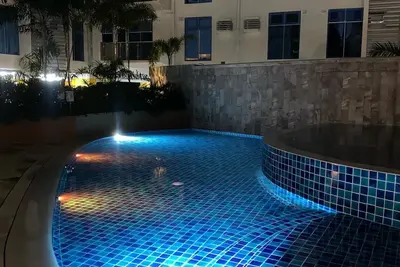 Image de Corner room, high speed Wi-Fi, pool & children's playground, close to It park, 5 min walk to Btc & Country Mall