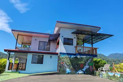 Image de House top of the hill.