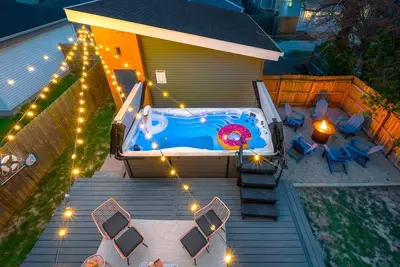 Image de HotTub/Pool~Arcade Games~Fountain Sq~Great for groups~10 Min to Lucas Oil