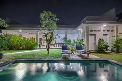 Image de Tranquil 3-bedroom Seminyak Retreat-Steps away from Eat Street- LaFavela